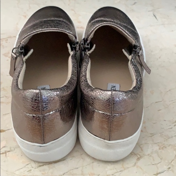 Steve Madden Glaammar Metallic Platform Sneakers - Picture 4 of 7